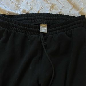 TNA Aritzia Black Boyfriend Sweatpants